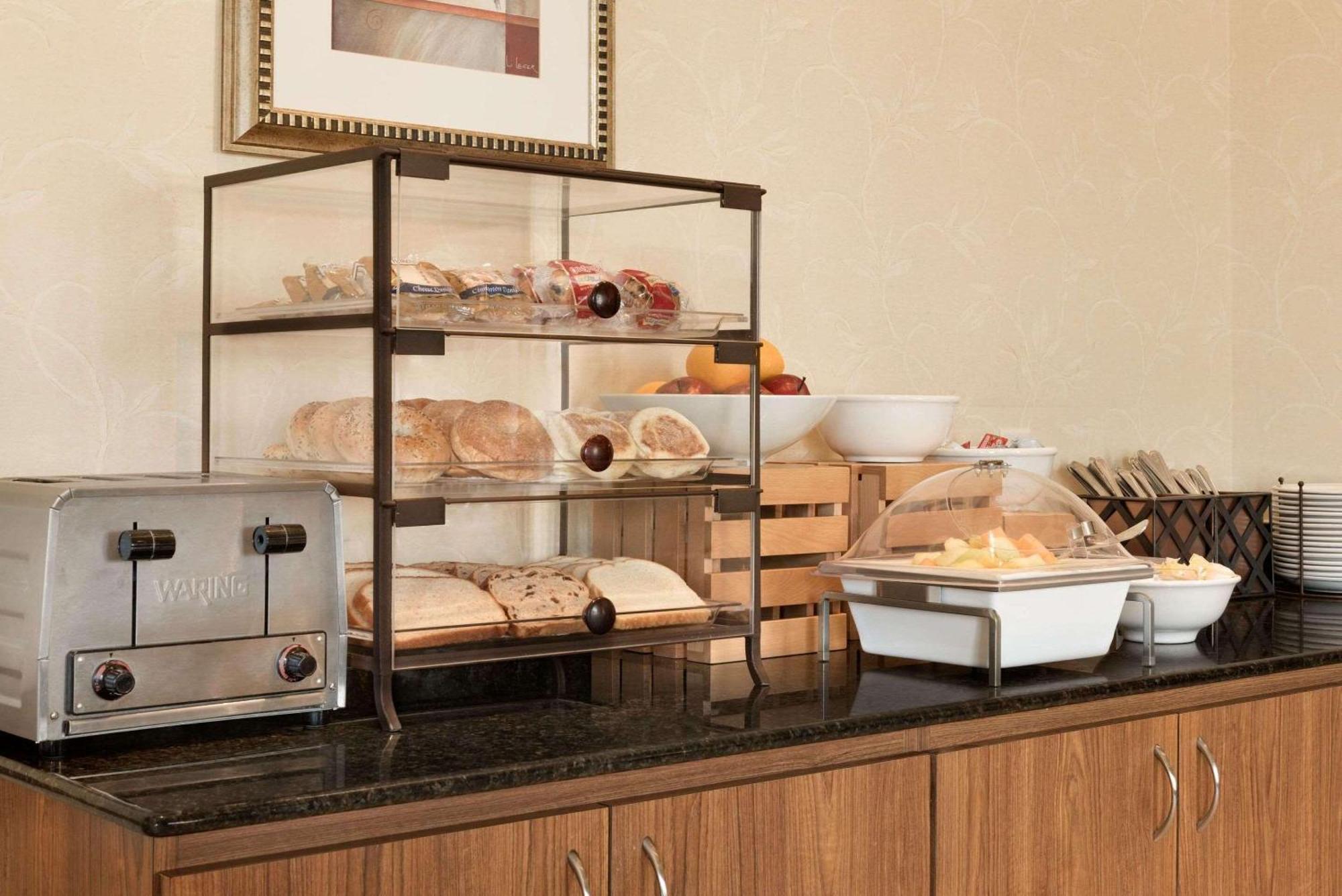Country Inn & Suites By Radisson, Chanhassen, Mn Εξωτερικό φωτογραφία